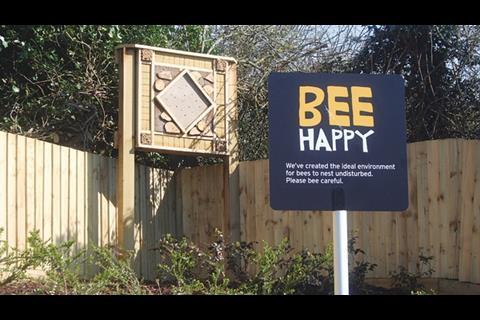 Bee hotel